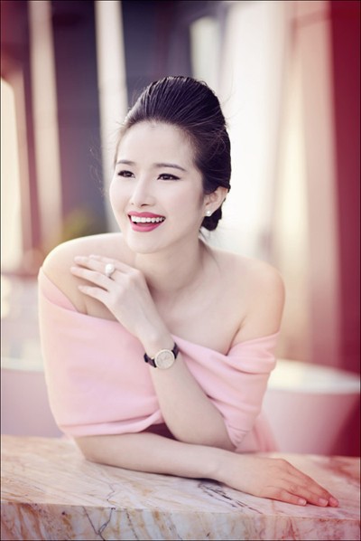 Hoa hậu Cao Thùy Dương khoe lưng trần gợi cảm ảnh 7 Hoa hậu Cao Thùy Dương khoe lưng trần gợi cảm ảnh 7