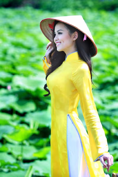 Hoa hậu Diễm Hương "tung" ảnh chụp giữa đầm sen Tây Hồ ảnh 8 Hoa hậu Diễm Hương "tung" ảnh chụp giữa đầm sen Tây Hồ ảnh 8