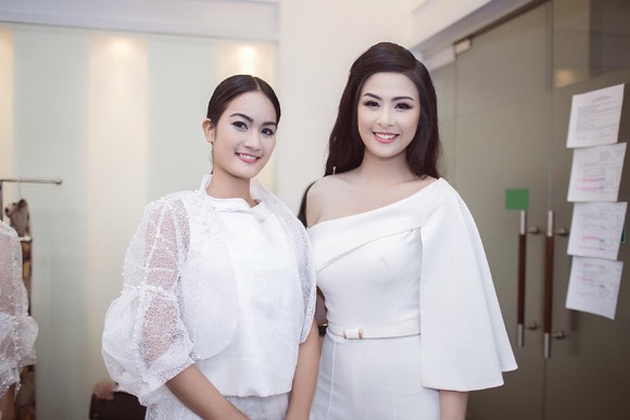 Hoa hậu Ngọc Hân gợi cảm trên “ghế nóng” ảnh 3 Hoa hậu Ngọc Hân gợi cảm trên “ghế nóng” ảnh 3