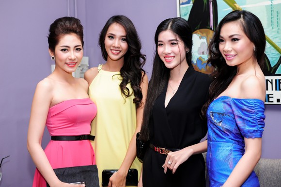 Hoa hậu Mai Phương Thuý tổ chức “sinh nhật” cho… quán cơm ảnh 8 Hoa hậu Mai Phương Thuý tổ chức “sinh nhật” cho… quán cơm ảnh 8