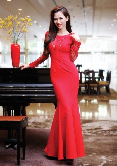 Siêu mẫu Kim Cương “hút hồn” với đầm dạ hội ảnh 1 Siêu mẫu Kim Cương “hút hồn” với đầm dạ hội ảnh 1