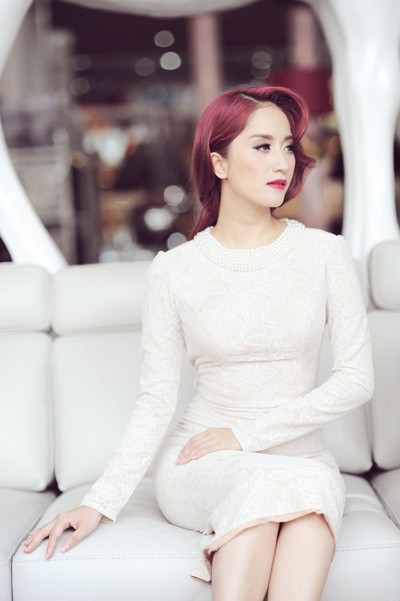 Khánh Thi khoe lưng trần nuột nà gợi cảm ảnh 6 Khánh Thi khoe lưng trần nuột nà gợi cảm ảnh 6