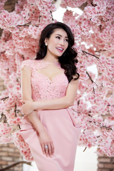 Hoa hậu My Na Lê “thôi miên” công chúng bằng vẻ đẹp rạng ngời ảnh 6 Hoa hậu My Na Lê “thôi miên” công chúng bằng vẻ đẹp rạng ngời ảnh 6