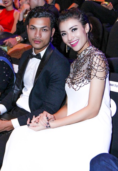 Hồng Quế “cặp kè” Á quân Next Top Model Vũ Tuấn Việt đi dự sự kiện ảnh 5 Hồng Quế “cặp kè” Á quân Next Top Model Vũ Tuấn Việt đi dự sự kiện ảnh 5