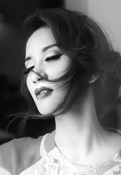 Khánh Thi đầy cảm xúc trong bộ ảnh đen trắng ảnh 2 Khánh Thi đầy cảm xúc trong bộ ảnh đen trắng ảnh 2