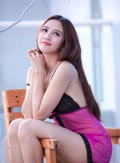 Siêu mẫu Thủy Phạm khoe vẻ đẹp nóng bỏng khó cưỡng ảnh 3 Siêu mẫu Thủy Phạm khoe vẻ đẹp nóng bỏng khó cưỡng ảnh 3