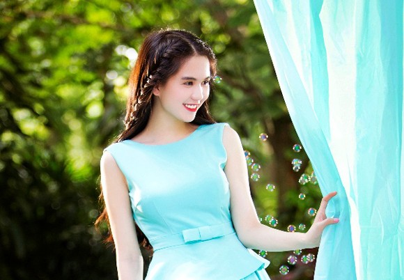 “Nữ hoàng nội y” Ngọc Trinh không hở vẫn quyến rũ ảnh 8 “Nữ hoàng nội y” Ngọc Trinh không hở vẫn quyến rũ ảnh 8