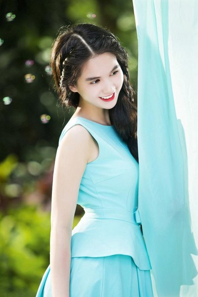 “Nữ hoàng nội y” Ngọc Trinh không hở vẫn quyến rũ ảnh 7 “Nữ hoàng nội y” Ngọc Trinh không hở vẫn quyến rũ ảnh 7