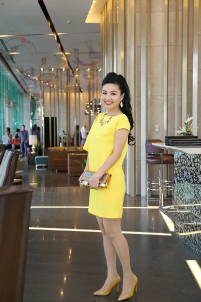 Lê Khánh diện đầm vàng trẻ trung đi dự ra mắt phim ảnh 5 Lê Khánh diện đầm vàng trẻ trung đi dự ra mắt phim ảnh 5