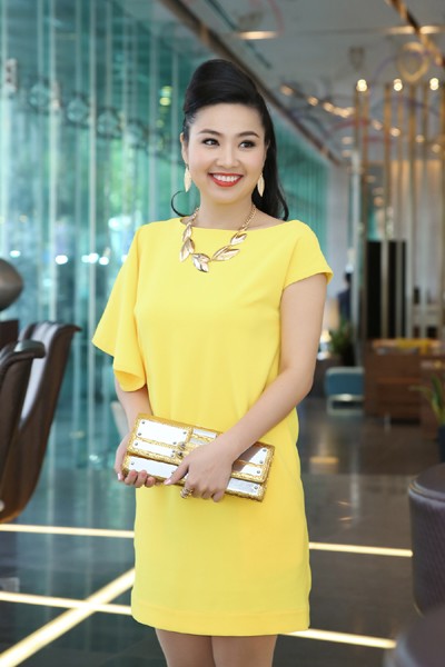 Lê Khánh diện đầm vàng trẻ trung đi dự ra mắt phim ảnh 7 Lê Khánh diện đầm vàng trẻ trung đi dự ra mắt phim ảnh 7