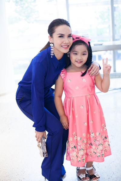 Yến Trang “kín cổng cao tường” đi dự họp báo ảnh 5 Yến Trang “kín cổng cao tường” đi dự họp báo ảnh 5