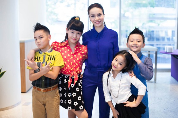 Yến Trang “kín cổng cao tường” đi dự họp báo ảnh 7 Yến Trang “kín cổng cao tường” đi dự họp báo ảnh 7