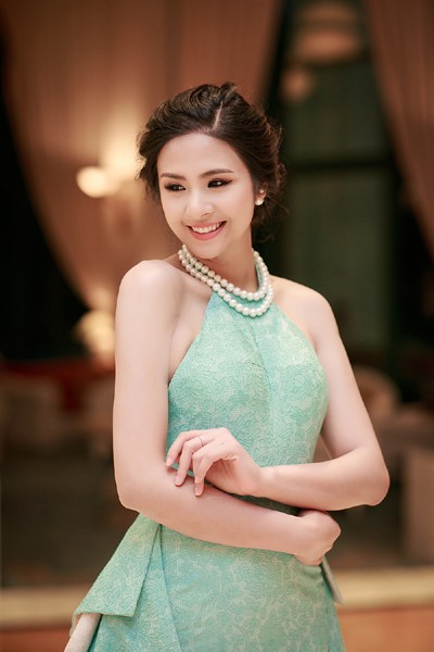 Hoa hậu Ngọc Hân "kín trước hở sau" cực gợi cảm ảnh 8 Hoa hậu Ngọc Hân "kín trước hở sau" cực gợi cảm ảnh 8