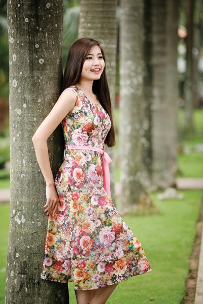 Ninh Hoàng Ngân rực rỡ như “tắc kè hoa” ảnh 1 Ninh Hoàng Ngân rực rỡ như “tắc kè hoa” ảnh 1