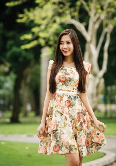 Ninh Hoàng Ngân rực rỡ như “tắc kè hoa” ảnh 4 Ninh Hoàng Ngân rực rỡ như “tắc kè hoa” ảnh 4