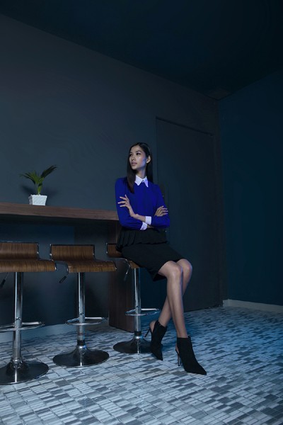 Hoàng Thuỳ đẹp tinh tế trong bộ sưu tập của nhà thiết kế KiKi Phan ảnh 7 Hoàng Thuỳ đẹp tinh tế trong bộ sưu tập của nhà thiết kế KiKi Phan ảnh 7