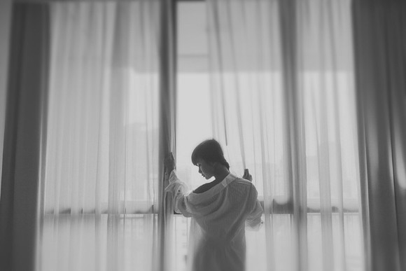 Người mẫu Xuân Thuỳ "thả rông" vòng 1 trong ngôi nhà vắng lạnh ảnh 1 Người mẫu Xuân Thuỳ "thả rông" vòng 1 trong ngôi nhà vắng lạnh ảnh 1