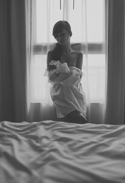 Người mẫu Xuân Thuỳ "thả rông" vòng 1 trong ngôi nhà vắng lạnh ảnh 2 Người mẫu Xuân Thuỳ "thả rông" vòng 1 trong ngôi nhà vắng lạnh ảnh 2