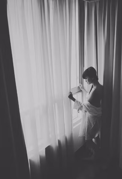Người mẫu Xuân Thuỳ "thả rông" vòng 1 trong ngôi nhà vắng lạnh ảnh 8 Người mẫu Xuân Thuỳ "thả rông" vòng 1 trong ngôi nhà vắng lạnh ảnh 8
