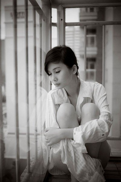 Người mẫu Xuân Thuỳ "thả rông" vòng 1 trong ngôi nhà vắng lạnh ảnh 12 Người mẫu Xuân Thuỳ "thả rông" vòng 1 trong ngôi nhà vắng lạnh ảnh 12
