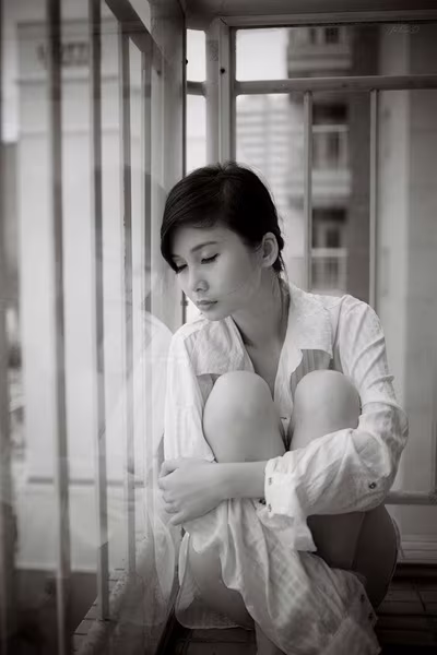 Người mẫu Xuân Thuỳ "thả rông" vòng 1 trong ngôi nhà vắng lạnh ảnh 12 Người mẫu Xuân Thuỳ "thả rông" vòng 1 trong ngôi nhà vắng lạnh ảnh 12