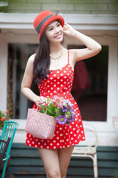 Nữ hoàng Du lịch Dương Kim Ánh khoe chân dài gợi cảm ảnh 5 Nữ hoàng Du lịch Dương Kim Ánh khoe chân dài gợi cảm ảnh 5