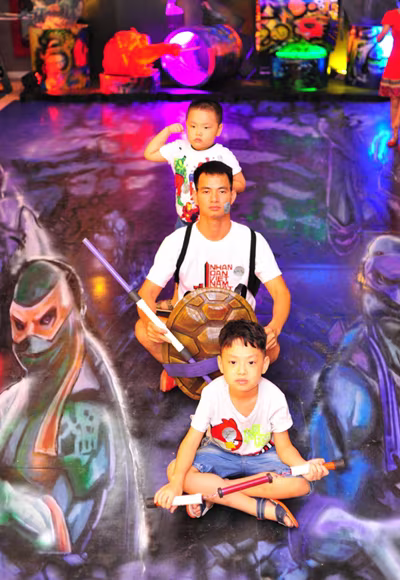 Xuân Bắc cùng hai quý tử quậy tưng bừng tại buổi ra mắt phim “Ninja rùa” ảnh 1 Xuân Bắc cùng hai quý tử quậy tưng bừng tại buổi ra mắt phim “Ninja rùa” ảnh 1