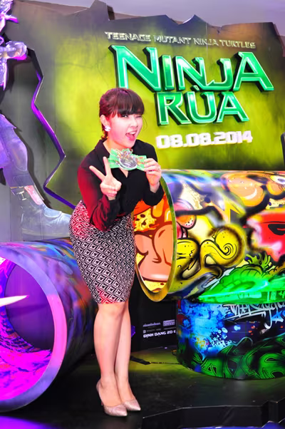 Xuân Bắc cùng hai quý tử quậy tưng bừng tại buổi ra mắt phim “Ninja rùa” ảnh 5 Xuân Bắc cùng hai quý tử quậy tưng bừng tại buổi ra mắt phim “Ninja rùa” ảnh 5