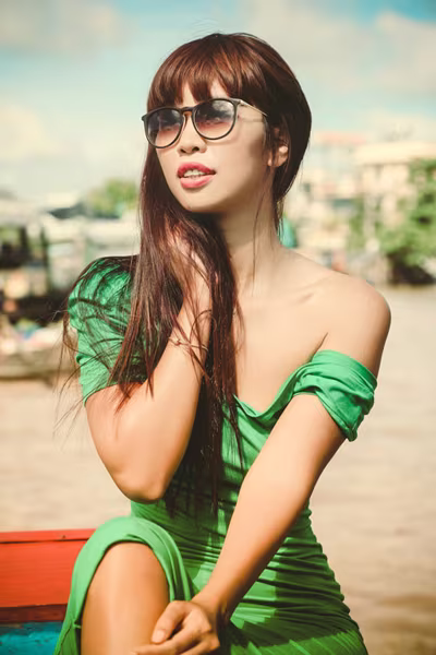 Siêu mẫu Hà Anh vai trần gợi cảm trên sông nước Cần Thơ ảnh 3 Siêu mẫu Hà Anh vai trần gợi cảm trên sông nước Cần Thơ ảnh 3