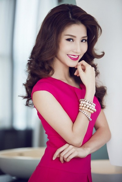 Diễm My 9x diện đầm kín đáo khoe vẻ đẹp ngọt ngào ảnh 3 Diễm My 9x diện đầm kín đáo khoe vẻ đẹp ngọt ngào ảnh 3