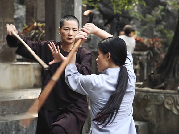 Ngỡ ngàng hình ảnh cựu người mẫu Thuý Vinh cạo trọc đầu ảnh 6 Ngỡ ngàng hình ảnh cựu người mẫu Thuý Vinh cạo trọc đầu ảnh 6