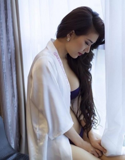 Hoàng Y Nhung “đốt mắt” người xem khoe vòng 1 căng tràn đầy mê hoặc ảnh 2 Hoàng Y Nhung “đốt mắt” người xem khoe vòng 1 căng tràn đầy mê hoặc ảnh 2