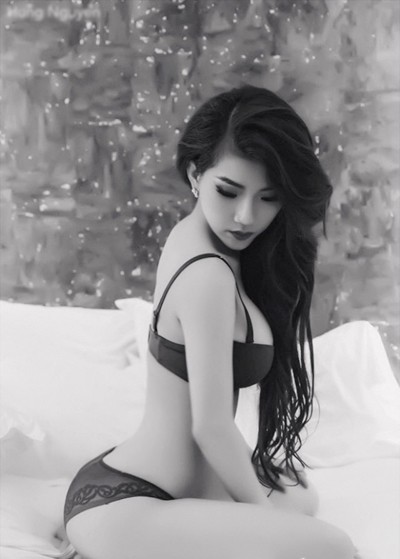 Hoàng Y Nhung “đốt mắt” người xem khoe vòng 1 căng tràn đầy mê hoặc ảnh 8 Hoàng Y Nhung “đốt mắt” người xem khoe vòng 1 căng tràn đầy mê hoặc ảnh 8