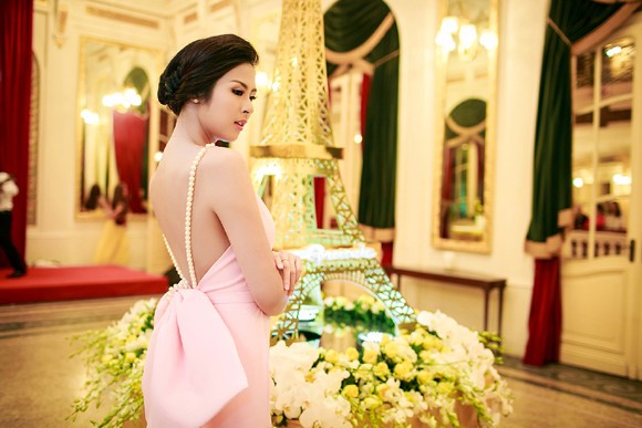 Hoa hậu Ngọc Hân hội ngộ “đàn em” cùng đi xem hoà nhạc ảnh 7 Hoa hậu Ngọc Hân hội ngộ “đàn em” cùng đi xem hoà nhạc ảnh 7