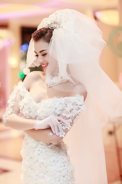 Hồng Quế khoe vai trần lấp ló vòng 1 gợi cảm ảnh 2 Hồng Quế khoe vai trần lấp ló vòng 1 gợi cảm ảnh 2