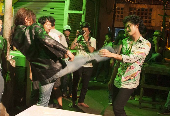 Hé lộ hình ảnh Quách Ngọc Ngoan “du thủ du thực” trong “Hiệp sĩ mù” ảnh 3 Hé lộ hình ảnh Quách Ngọc Ngoan “du thủ du thực” trong “Hiệp sĩ mù” ảnh 3