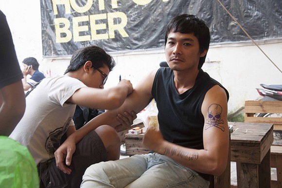 Hé lộ hình ảnh Quách Ngọc Ngoan “du thủ du thực” trong “Hiệp sĩ mù” ảnh 6 Hé lộ hình ảnh Quách Ngọc Ngoan “du thủ du thực” trong “Hiệp sĩ mù” ảnh 6