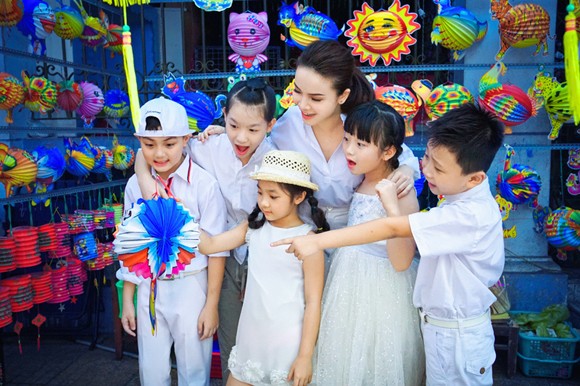Yến Trang cho học trò cưng “xả trại” trước đêm chung kết đầu tiên ảnh 1 Yến Trang cho học trò cưng “xả trại” trước đêm chung kết đầu tiên ảnh 1