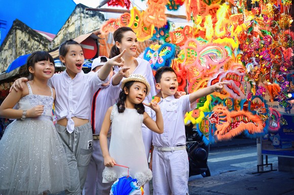 Yến Trang cho học trò cưng “xả trại” trước đêm chung kết đầu tiên ảnh 5 Yến Trang cho học trò cưng “xả trại” trước đêm chung kết đầu tiên ảnh 5