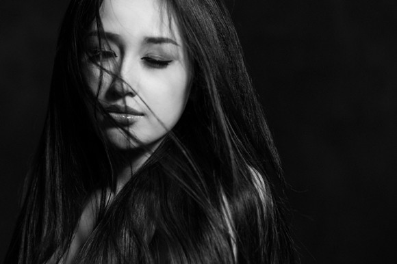 Mai Phương Thuý "vai trần mắt buồn" sau tuyên bố giã từ showbiz ảnh 6 Mai Phương Thuý "vai trần mắt buồn" sau tuyên bố giã từ showbiz ảnh 6