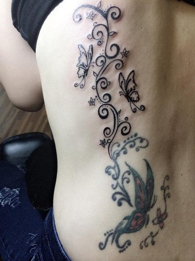 Bà chủ Venus Hạ Vy khoe hình xăm nghệ thuật kín nửa lưng ảnh 6 Bà chủ Venus Hạ Vy khoe hình xăm nghệ thuật kín nửa lưng ảnh 6