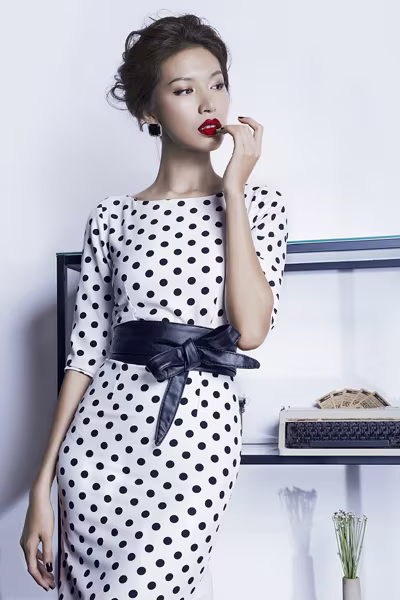 Giải bạc siêu mẫu Minh Tú kiêu kỳ với váy chấm bi ảnh 1 Giải bạc siêu mẫu Minh Tú kiêu kỳ với váy chấm bi ảnh 1