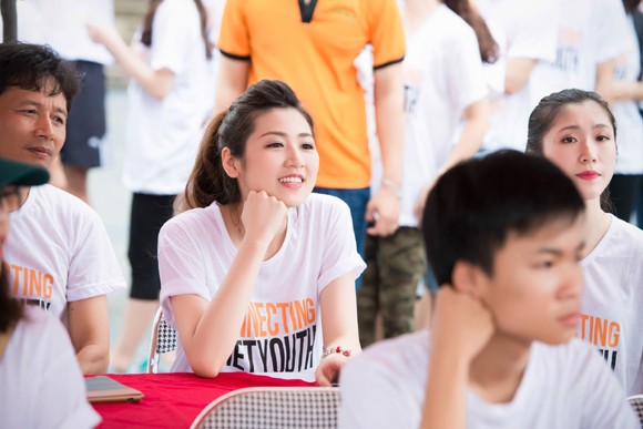 Á hậu Tú Anh thi chạy kết nối tuổi trẻ Việt ảnh 1 Á hậu Tú Anh thi chạy kết nối tuổi trẻ Việt ảnh 1