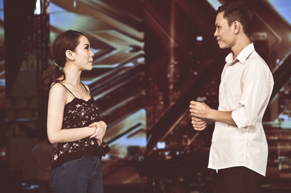 “Đột kích” phòng tập của Yến Trang chuẩn bị cho liveshow “Nhân tố bí ẩn” ảnh 1 “Đột kích” phòng tập của Yến Trang chuẩn bị cho liveshow “Nhân tố bí ẩn” ảnh 1
