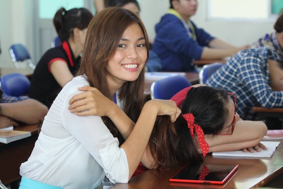 Mâu Thuỷ "hai mặt" trong vai diễn đầu tay ảnh 7 Mâu Thuỷ "hai mặt" trong vai diễn đầu tay ảnh 7