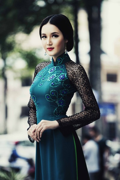 Hoa khôi Phương Thảo đẹp quyến rũ giữa mùa thu Sài thành ảnh 1 Hoa khôi Phương Thảo đẹp quyến rũ giữa mùa thu Sài thành ảnh 1