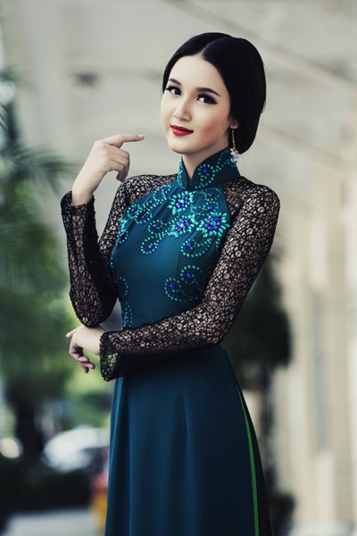 Hoa khôi Phương Thảo đẹp quyến rũ giữa mùa thu Sài thành ảnh 2 Hoa khôi Phương Thảo đẹp quyến rũ giữa mùa thu Sài thành ảnh 2