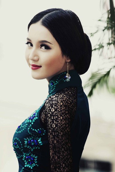 Hoa khôi Phương Thảo đẹp quyến rũ giữa mùa thu Sài thành ảnh 4 Hoa khôi Phương Thảo đẹp quyến rũ giữa mùa thu Sài thành ảnh 4