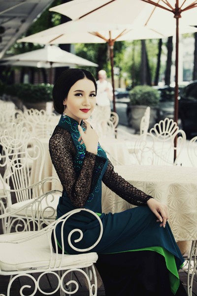 Hoa khôi Phương Thảo đẹp quyến rũ giữa mùa thu Sài thành ảnh 8 Hoa khôi Phương Thảo đẹp quyến rũ giữa mùa thu Sài thành ảnh 8