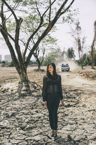 Vương Thu Phương khoe dáng ngọc giữa… đồng không mông quạnh ảnh 6 Vương Thu Phương khoe dáng ngọc giữa… đồng không mông quạnh ảnh 6